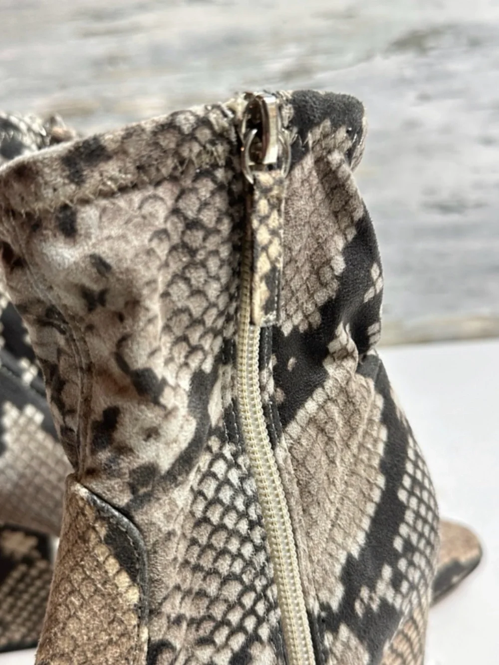 Steve Madden Elory Snakeskin Sock Booties women’s size 6M (S-212)